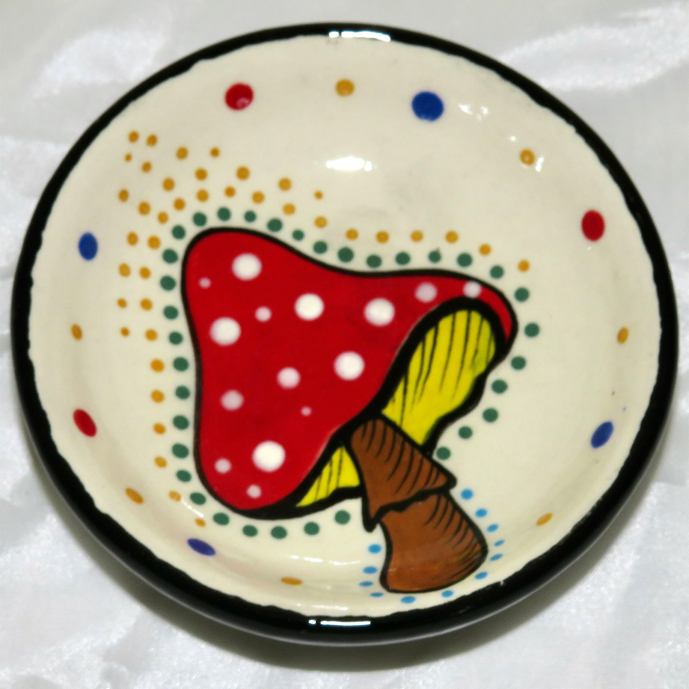 Mana Pottery teabag holder featuring Amanita mushroom with red cap