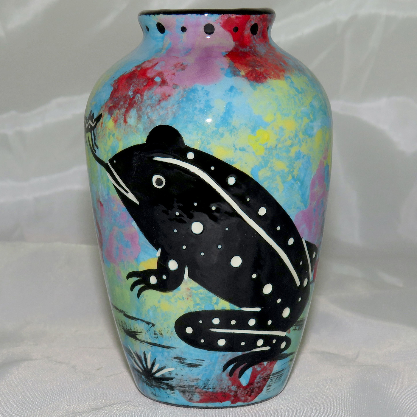 Mana Pottery 5" urn featuring toad with desert landscape on reverse.